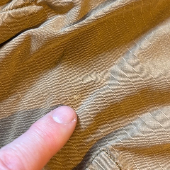 Levi’s Men's Tan Cargo Shorts - Picture 3 of 7